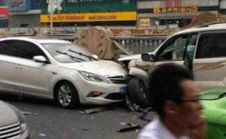 丰田本田撞国产车视频,事故现场引发热议-第1张图片-h黄动漫视频在线观看网站